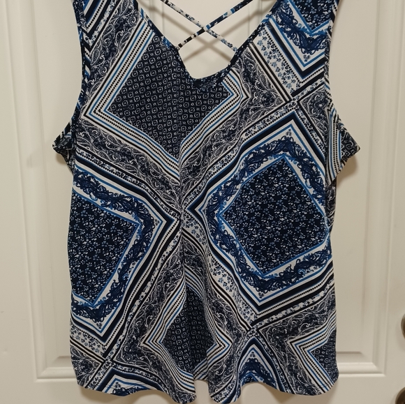 PerSeption Women strappy back paisley tank - Picture 4 of 6